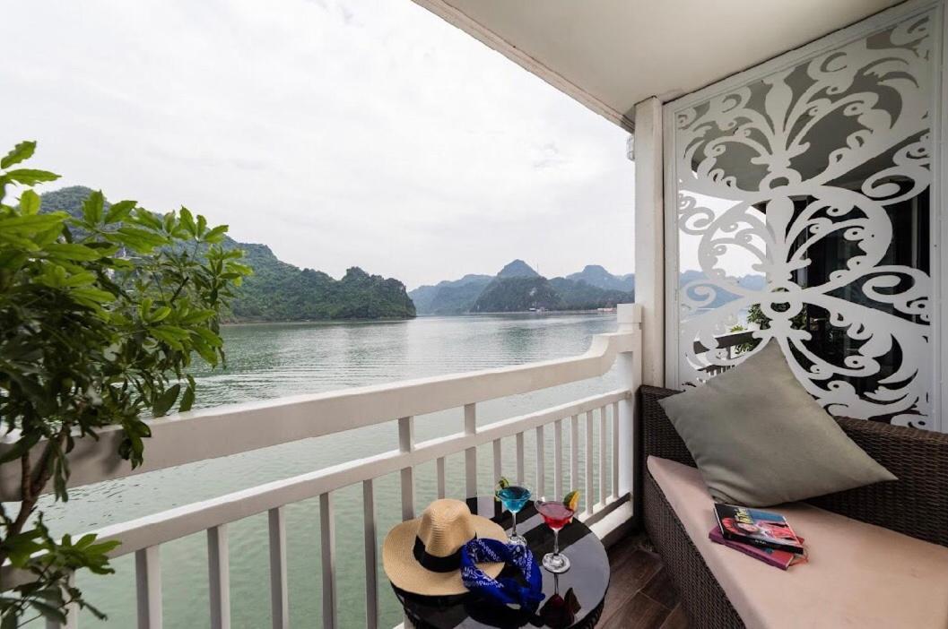 Madeline Cruises Hotel Hạ Long Ngoại thất bức ảnh