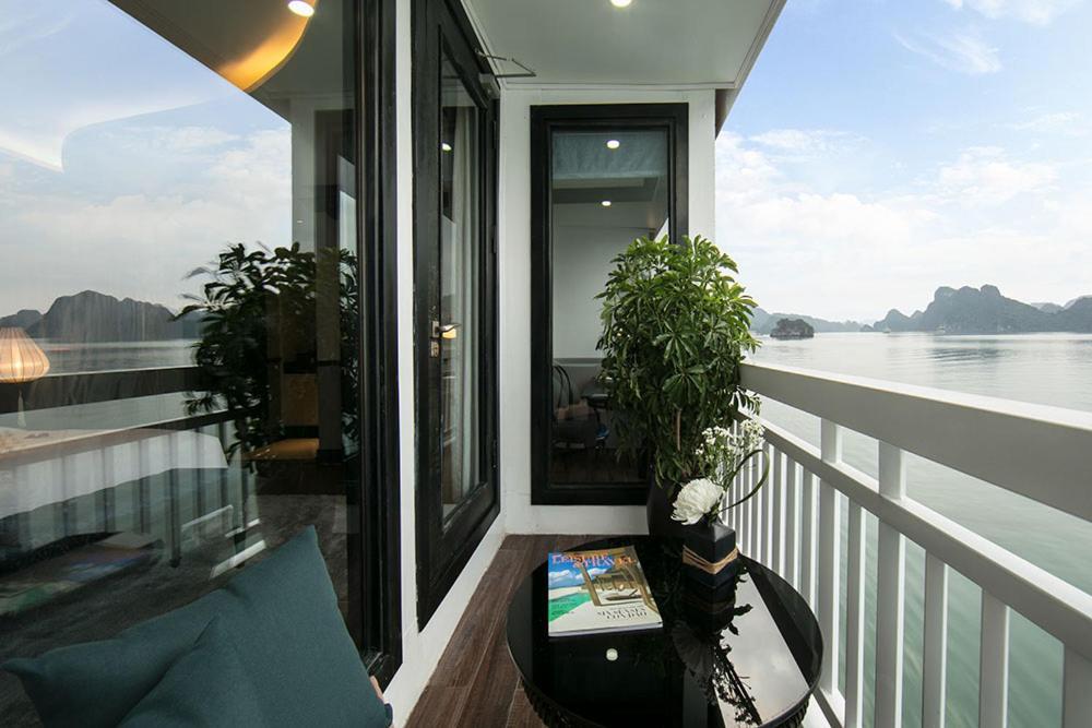 Madeline Cruises Hotel Hạ Long Ngoại thất bức ảnh
