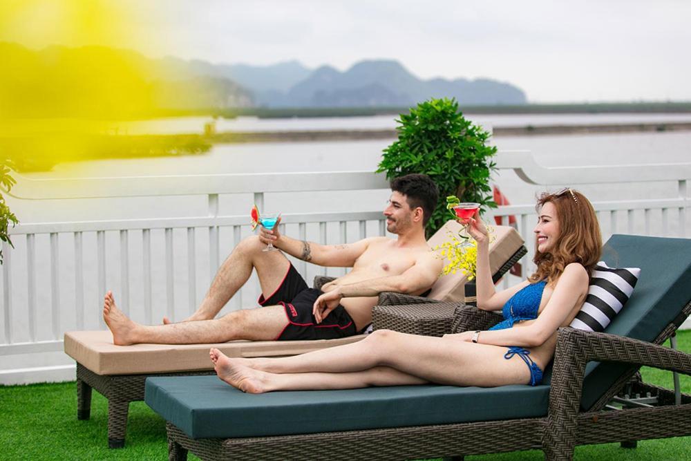 Madeline Cruises Hotel Hạ Long Ngoại thất bức ảnh