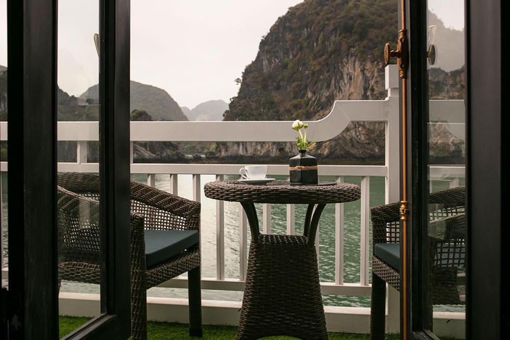 Madeline Cruises Hotel Hạ Long Ngoại thất bức ảnh